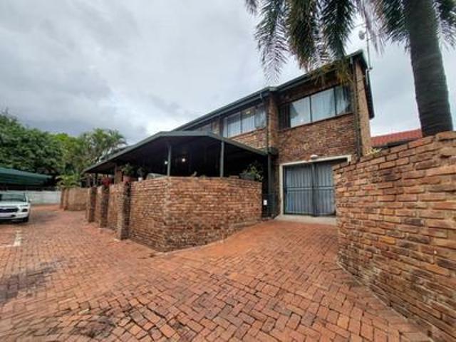 Townhouse for sale in Waterkloof, Gauteng