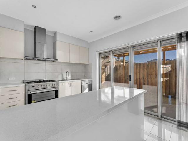 Townhouse for rent in Camerons Creek, Victoria
