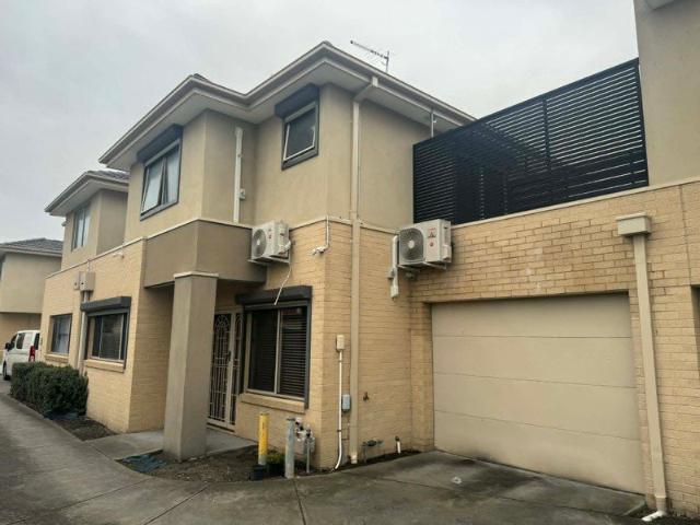 Townhouse for rent in Camerons Creek, Victoria