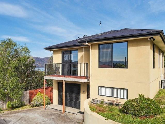 House for sale in Austins Ferry, Hobart
