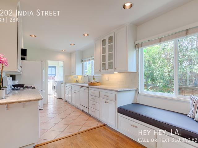 Apartment for rent in Canoga Park, California