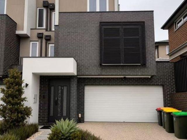 Townhouse for sale in Camerons Creek, Victoria