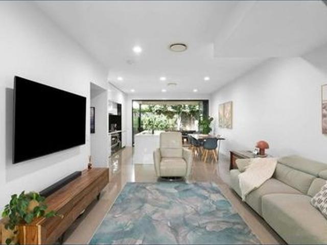 Townhouse for rent in Toombul, Queensland