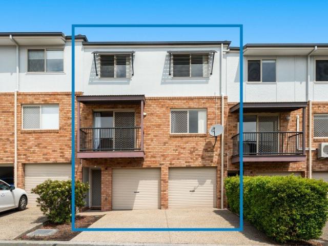 House for sale in Oakmont Mews, Greater Brisbane