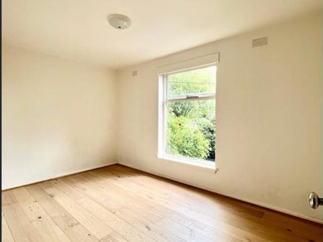 Apartment for rent in St Kilda East, Melbourne