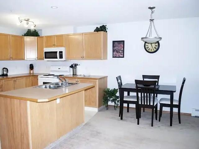 Condo for rent in Devonshire, Alberta