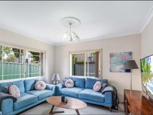 Townhouse for rent in Sydney, New South Wales