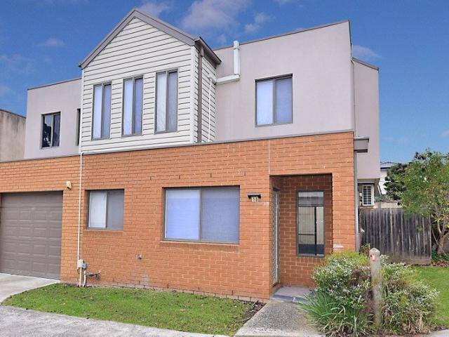 Townhouse for rent in Camerons Creek, Victoria