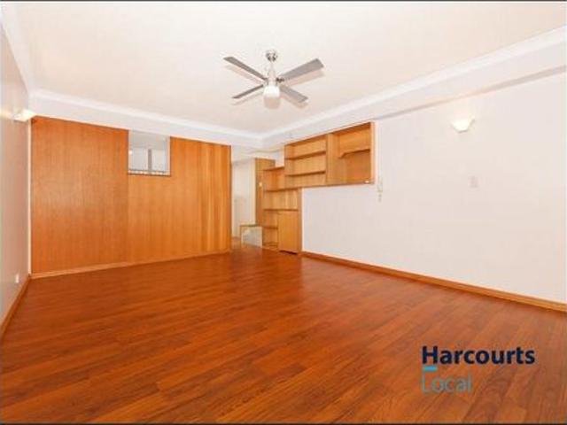 Townhouse for rent in Toombul, Queensland