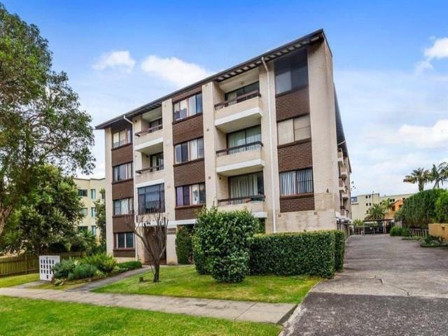 House for rent in Wollongong West, New South Wales