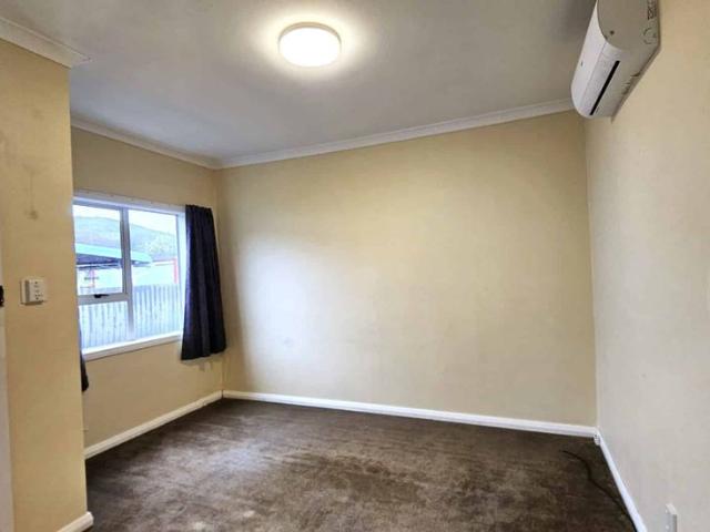 Apartment for rent in Homedale, Lower Hutt