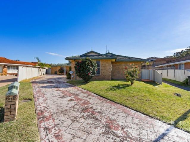 Villa for sale in Tuncurry, New South Wales