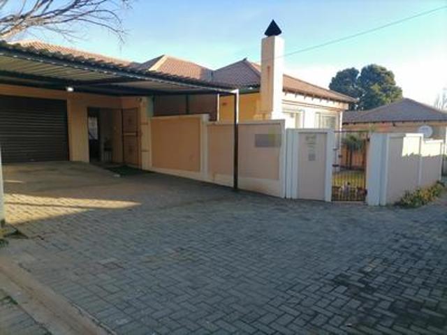 Townhouse for sale in Gert Sibande, Mpumalanga