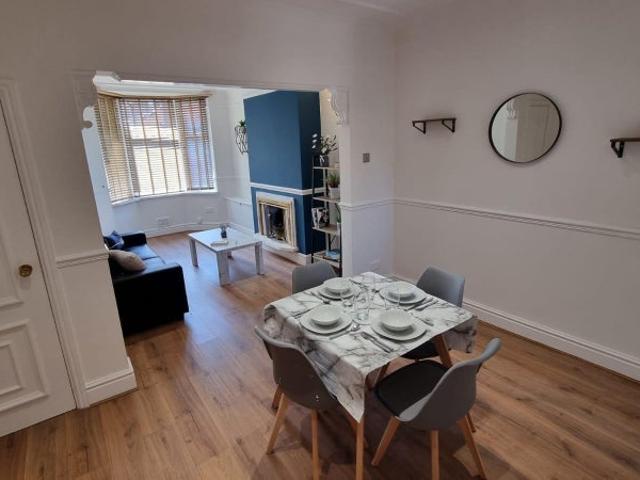 House for rent in Cabbage Hall, Calderstones
