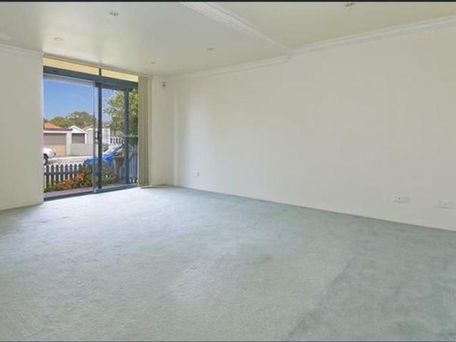 Townhouse for rent in Willoughby, New South Wales
