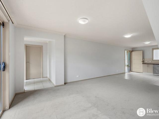 Townhouse for rent in Queanbeyan, New South Wales