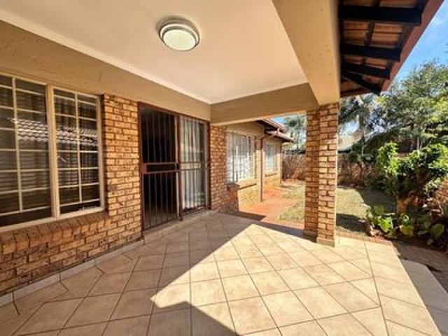 Townhouse for sale in Waterkloof, Gauteng