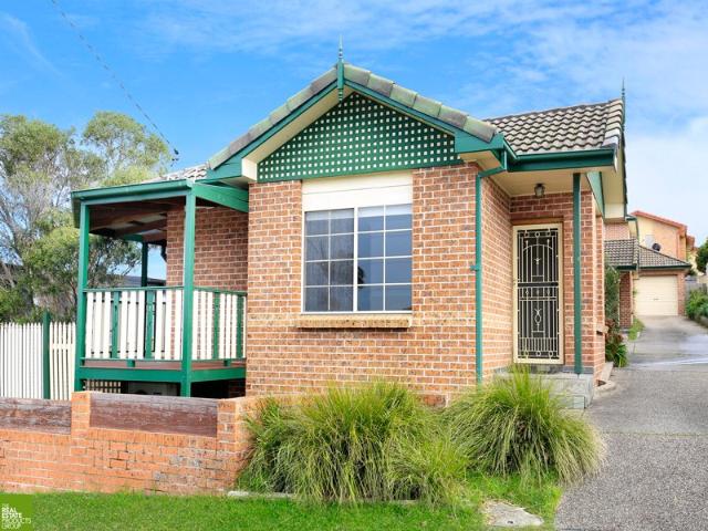 Villa for rent in Keiraville, Wollongong City Council