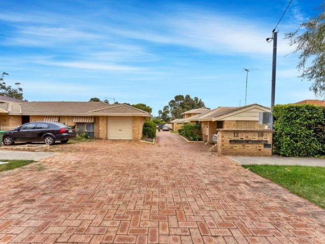 Villa for sale in Yokine, City of Stirling