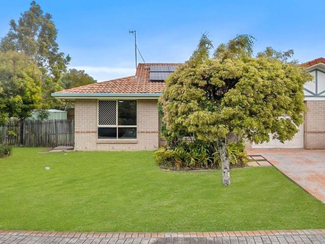 Villa for sale in Noosaville, Noosa Shire