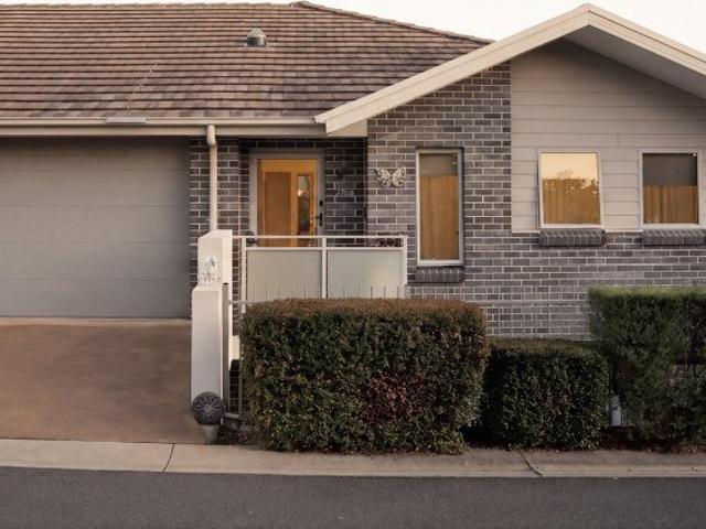 Villa for sale in Sydney, New South Wales