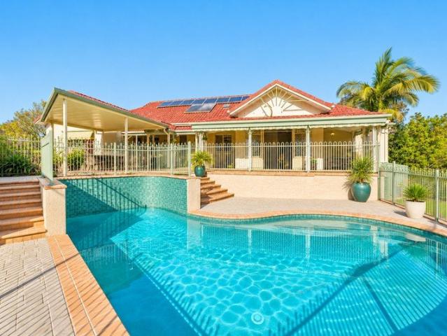House for rent in Clear Island Waters, Gold Coast City