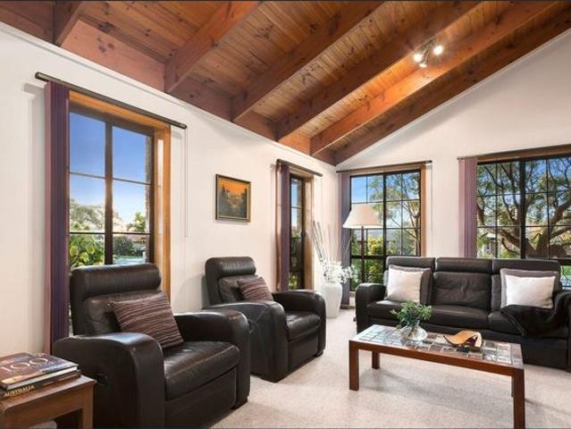 House for rent in Mill Park, Melbourne