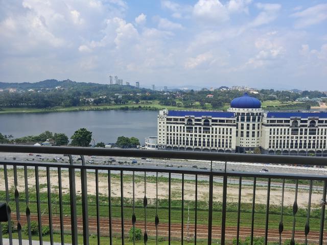 Apartment for sale in Seri Kembangan, Majlis Bandaraya Subang Jaya
