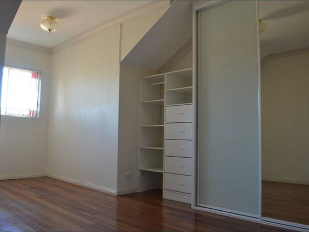 Townhouse for rent in Sydney, New South Wales