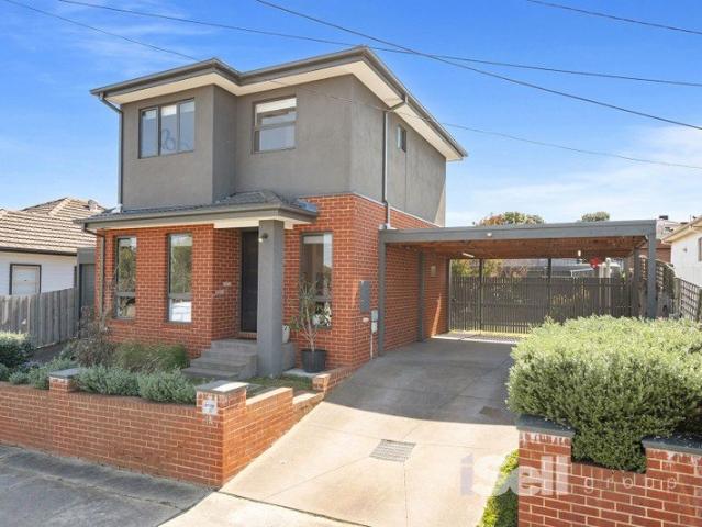 Townhouse for sale in Springvale, Melbourne