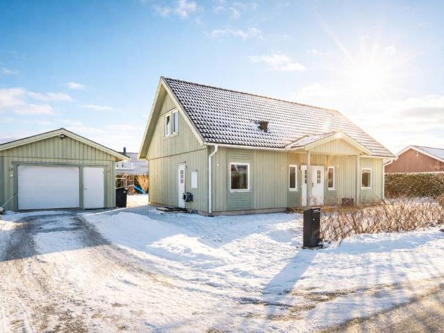 Tomt till salu i Bro, Stockholm