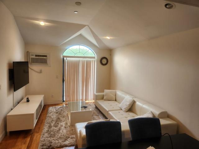 Room for rent in The Bronx, Arverne