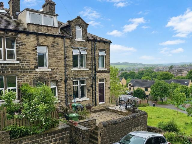 House for rent in Longwood, West Yorkshire
