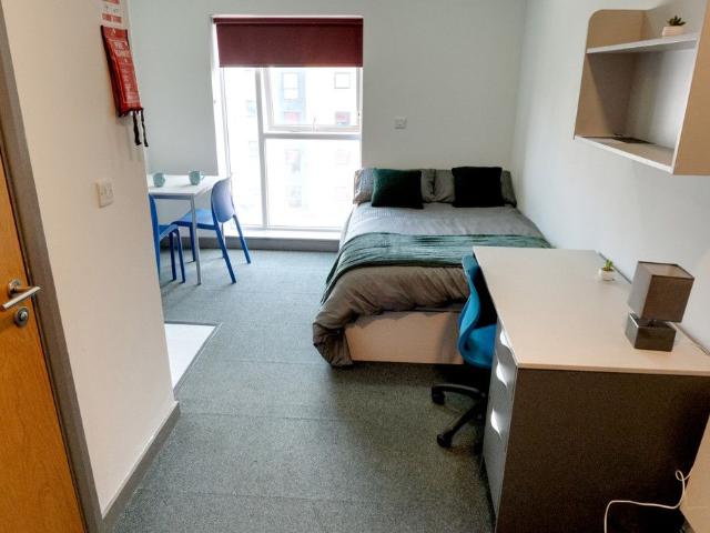 Studio for rent in Stoke, Stoke-on-Trent