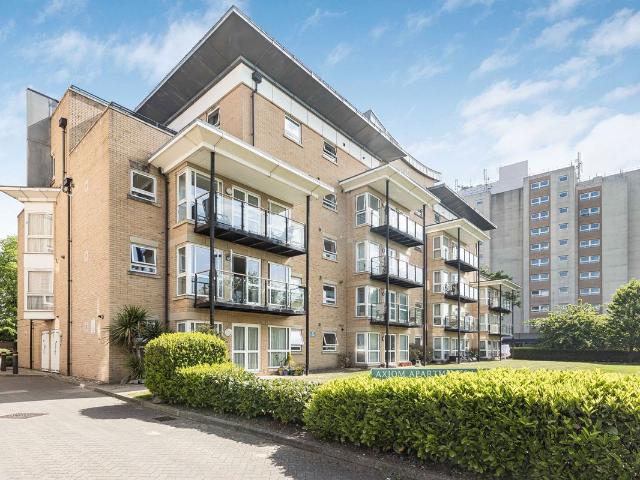 Apartment for rent in Widmore, Greater London
