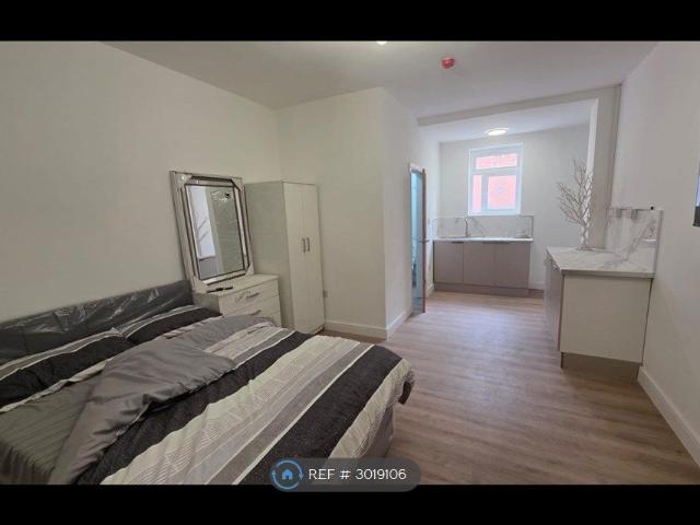 Studio for rent in Springfield, West Midlands