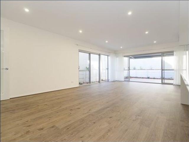 Townhouse for rent in Stirling, Western Australia