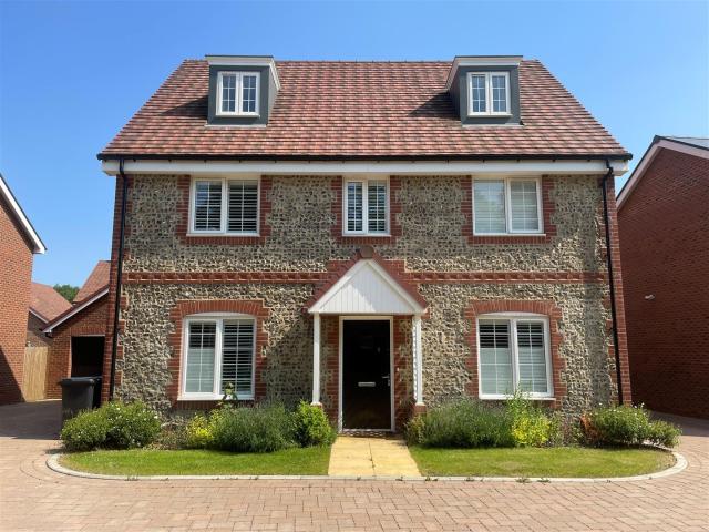 House for rent in Pouchen End, Hertfordshire