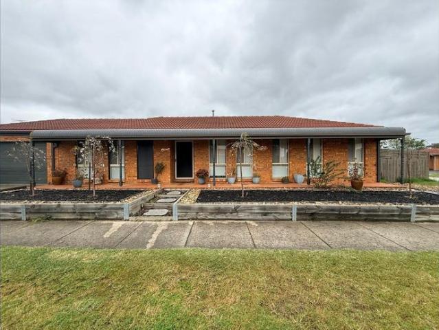 House for rent in Hampton Park, Melbourne