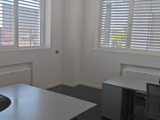 Ufficio in affitto a Marche, Ancona