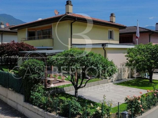 Haus kaufen in Cadenazzo, Tessin