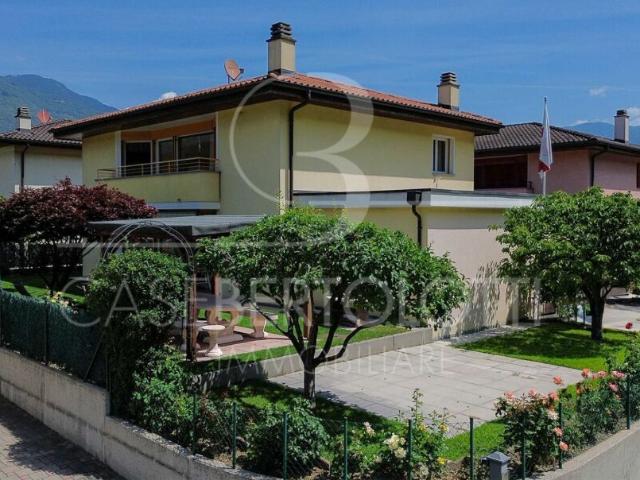 Haus kaufen in Cadenazzo, Tessin