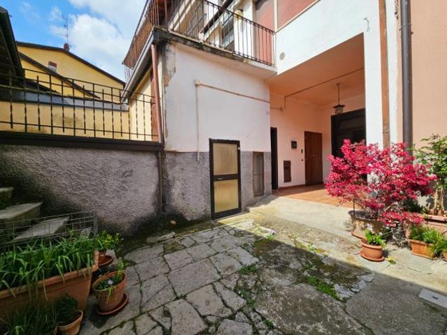 Villa Indipendente in vendita a Rova, Gazzaniga