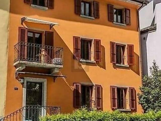 Einfamilienhaus kaufen in Gerra, Gambarogno, Tessin