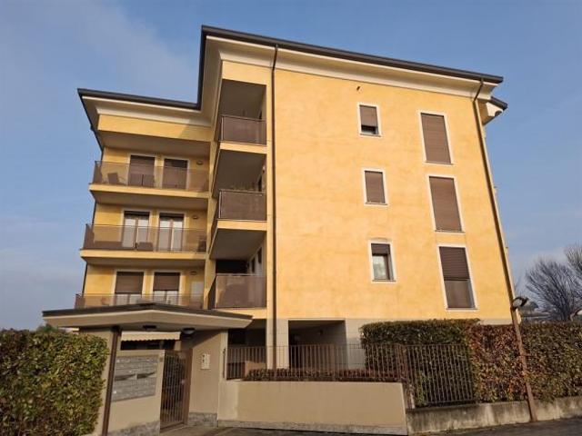 Appartamento in vendita a Meda, Lombardia