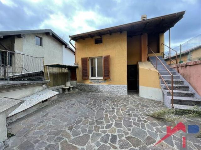 Appartamento in vendita a Caprino Bergamasco, Bergamo