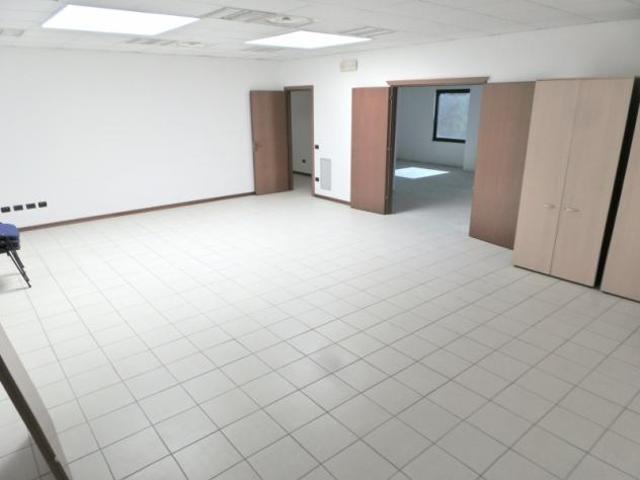 Ufficio in vendita a Pozzuolo Del Friuli, Friuli-Venezia Giulia