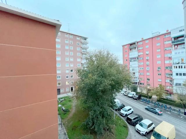 Apartamento en alquiler en Ciudad Lineal, Madrid