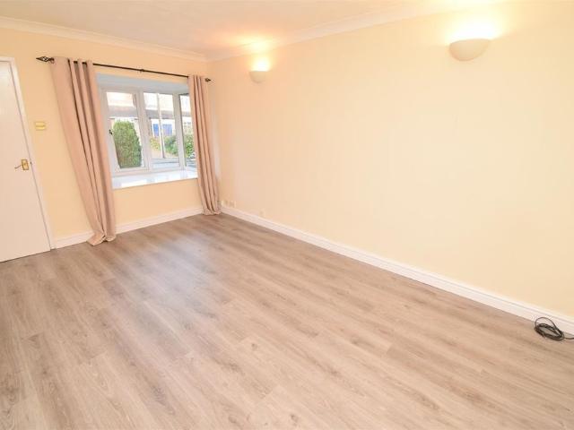 House for rent in Pinders Heath, West Yorkshire