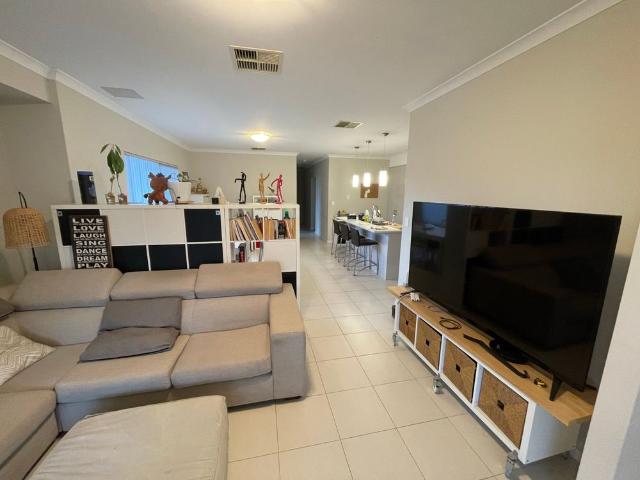 Room for rent in Spearwood, Western Australia